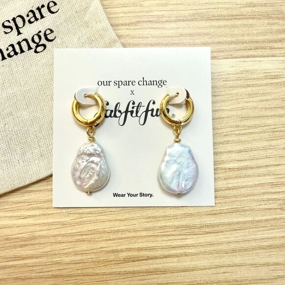 Our Spare Change Isla Pearl Drop Earrings Goldtone Hoops FabFitFun Collab New - Picture 3 of 8